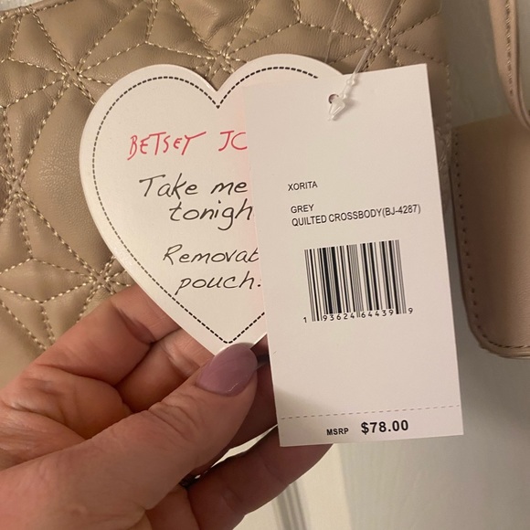 Betsey Johnson Quilted Crossbody with Bonus Pouch NWT - Picture 2 of 7